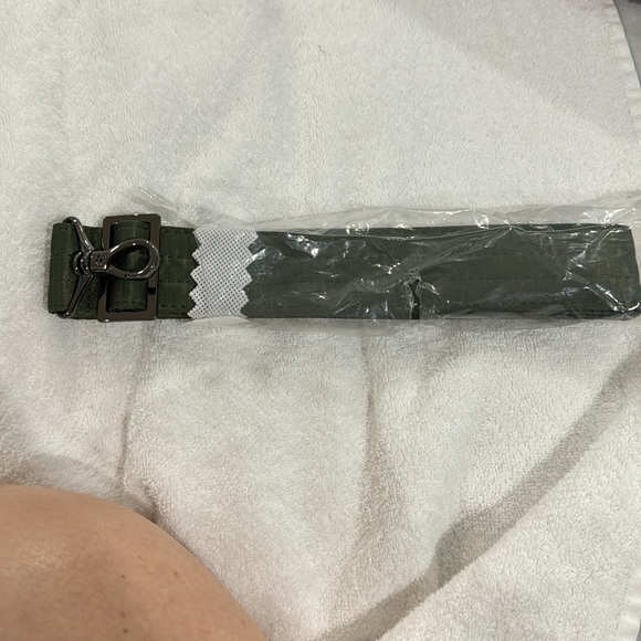 NWOT Lug Flare in Olive Green - Picture 7 of 7